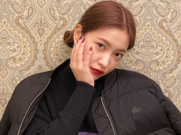 Yeri Red Velvet Sukses Tampil Anggun dan Dewasa di Pemotretan Terbaru 