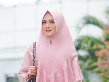 Mulan Jameela Pamer Tulisan Serta Ungkapan Cinta Anak, Wajah Tanpa Riasan Justru Jadi Buah Bibir