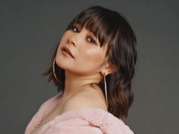 Bikin Heboh, Prilly Latuconsina Tukar Posisi dengan Asisten Peringati 5 Tahun Kebersamaan