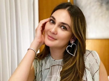 Bak Gadis Kecil dengan Baju Mickey Mouse, Harga Outfit Luna Maya Setara dengan Motor Mewah