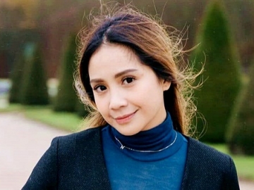 Duduk di Singgasana Es, Nagita Slavina Rela Tahan Dingin Demi Foto Keren Ini