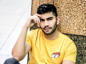 Gandhi Fernando Bagikan Foto Bareng Kanguru, Beber Fakta Ini Bikin Hati Sesak