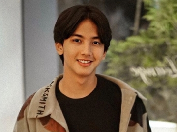 Potret Perdana di 2020, Penampakan Jakun Ari Irham Dibilang Makin Seksi