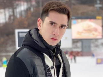 Verrell Bramasta Curhat Adik Jatuh Sakit, Potret Ini Justru Disorot Hingga Bikin Histeris
