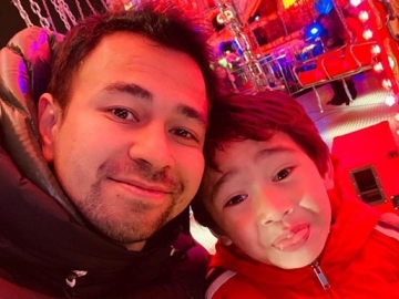 Rafathar Jadi 'Si Bolang' di Edinburgh, Wajah Ganteng Sukses Bikin Pangling