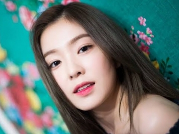 Asyik Pelukan Sama Tembok Sambil Main Bayangan, Irene Red Velvet Diminta Ingat Umur