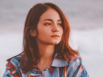 Enzy Storia Kenakan Kostum Berbeda Saat Olahraga Bareng Jessica Mila dkk, Auto Diledek Saltum?