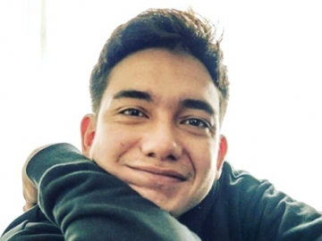 Perdana Pamer Rambut Warna Pink, Adipati Dolken Malah Bikin Fans Mewek Hingga Panen Ledekan?