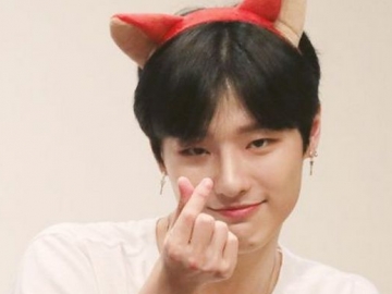 Bukti Kedekatan, Manisnya Cho Seungyoun Posting Instagram Story Bareng Sang Ibu