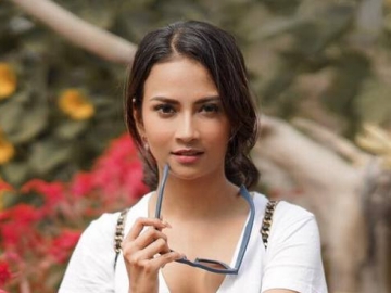 Mendadak Kembali Berhijab, Vanessa Angel Kode Bakal Tanggalkan Busana Seksi?