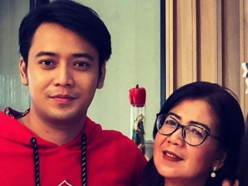 Ibunda Kriss Hatta Akhirnya Tanggapi Isu Kedekatan Sang Putra dengan Zaskia Gotik, Sudah Beri Restu?