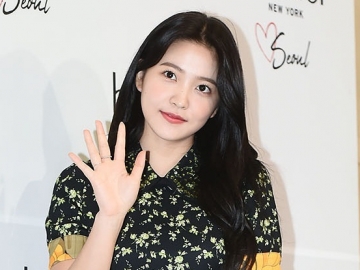 Yeri Red Velvet Terciduk 'Cemburu' BTS Foto Bareng Ariana Grande