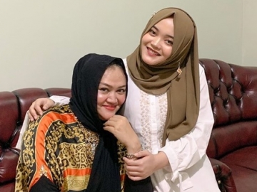 Dituding Pelet Ibunda Putri Delina, Teddy Sebut Bukti Nyata Pernikahan dengan Lina Berjalan Bahagia 