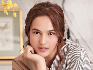 Pasang Wajah Datar Saat Main TikTok, Chelsea Islan Dikomentari Begini