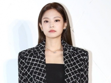Lentur Banget, Jennie BLACKPINK Lakukan Pose Olahraga Ekstrim Sampai Bikin Ngilu