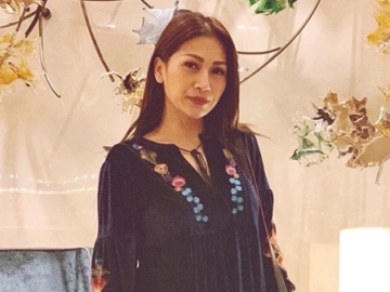 Bikin Geger, Tata Janeeta Posting Foto Selfie Bareng Pria Mirip Ji Chang Wook