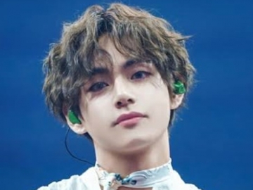 Pakai Bandana Sambil Umbar Dada, Penampilan V BTS di Grammy Awards 2020 Curi Perhatian