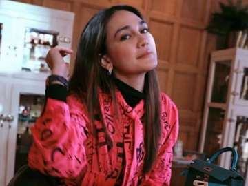 Luna Maya Jawab 'Sinis' Soal Cibiran Enggan Lepas Masa Lajang, Tuai Respon Tak Terduga