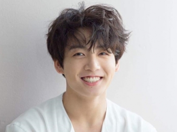 Jungkook BTS Mirror Selfie di Tempat Gym, Pose Imut Langsung Jadi Sorotan 