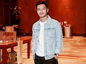 Penampilan Morgan Oey Naik MRT Bak Anak Kuliah Pukau Netter