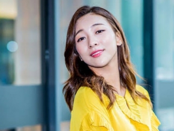 Rebahan di Kasur dengan Muka Sedih, Luna f(x) Beri Wejangan Bijak ke Haters