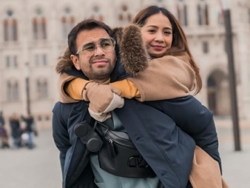 Nagita Slavina Bergaya Seksi Saat Pemotretan, Wajah Tegang Raffi Ahmad Auto Disorot