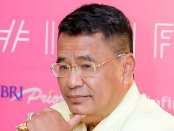 Hotman Paris Hutapea Pindah Agama?