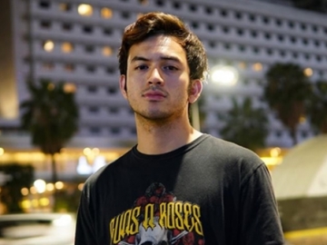 Rizky Nazar Ngegas Motor Dengan Wajah 'Songong', 2 Hal ini Auto Bikin Gagal Fokus