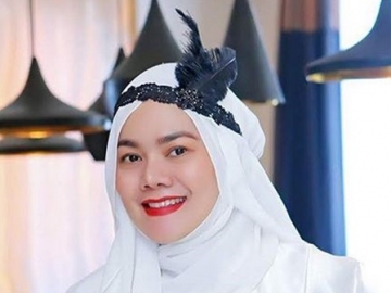 Sarita Abdul Mukti Buka Suara Usai Dikabarkan Dekat dengan Pengusaha Batik