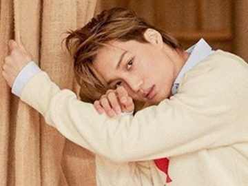 Posting Foto Galau Sambil Jongkok, Kai EXO Bikin Histeris Balas Komentar Fans di Instagram