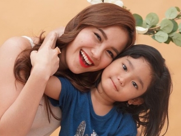 Potret Putri Ayu Ting Ting Liburan di Malaysia Disebut Editan Semata, Benarkah?