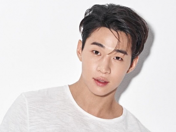 Kerjasama dengan Brand Parfum, Henry Rilis Lagu 'Thinking Of You'
