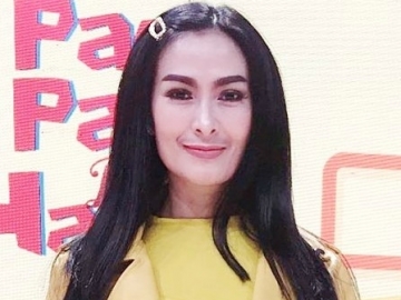 Viral di Medsos, Iis Dahlia Sambangi Ariel Bocah Malang Korban Bullying di Lingkungan Sekolah