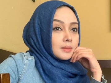  Belum Temukan Jodoh Usai 8 Tahun Bercerai, Terry Putri Santai