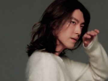 Potong Rambut dan Senyum Manis di Foto Terbaru, Netter Akui Sudah Kangen Berat Kim Woo Bin