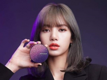 Pakai Dress Imut di Bandara, Rambut Hitam Panjang Lisa Sukses Bikin Netter Klepek-Klepek