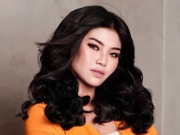 Rosa Meldianti Kini Pamer Perut Rata dan Mulus, Hujatan Langsung Lenyap?