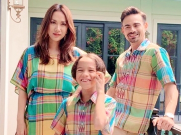 Ajak Noah Ziarah ke Makam Ashraf Sinclair, Putra BCL Ikut Taburkan Bunga