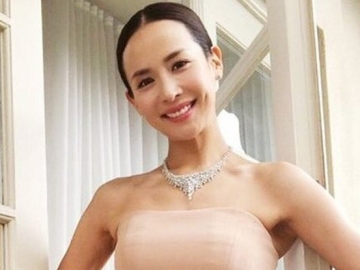 Lekat dengan Image ‘Artis Panas’, Cho Yeo Jeong Pamer Momen Elegant Persiapannya di Oscar