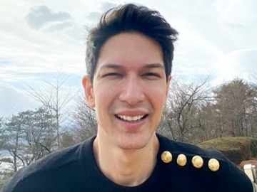 Sedang Umrah, Dimas Beck Lakukan Ini di Hari Meninggalnya Ashraf Sinclair