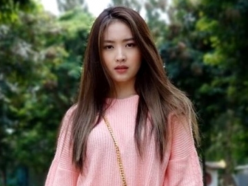 Padukan Baju Off-shoulder dengan Hotpants, Natasha Wilona Dapat Kritikan dari Fans?