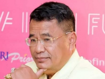 Hotman Paris Hutapea 'Ngenas' Lihat Banjir Rendam Beberapa Rumah Sakit di Jakarta