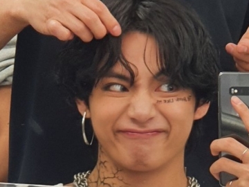 Pakai Tato di 'ON' Kinetic Manifesto Film, V BTS Jelaskan Proses Pembuatan 