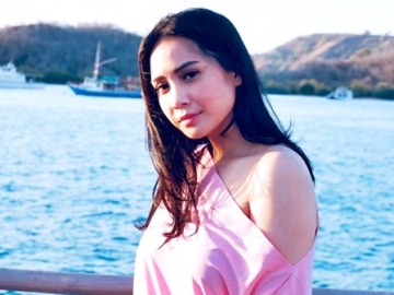 Nagita Slavina Ternyata Sempat Diomeli Ibu-ibu Saat di Depan Ka’bah, Kenapa?