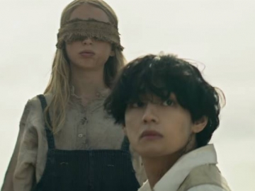 Bikin ARMY Cemburu, Ternyata Inilah Sosok Gadis yang Digandeng V BTS di MV 'ON'