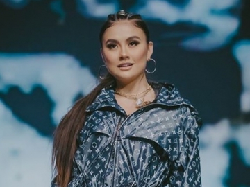 Terlihat Seperti Baju Tidur, Harga Outfit Agnez Mo di Billboard IMA 2020 Fantastis