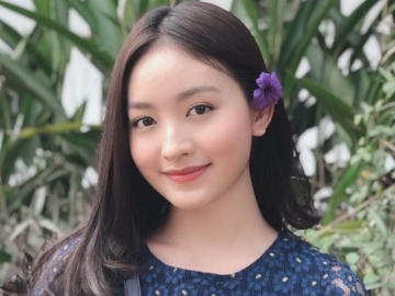 Bukan Tempat Mahal, 11 Foto Natasha Wilona Tetap 'Instagrammable' Meski di Lokasi Sederhana