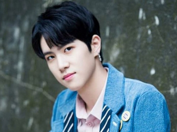 Unggah Video TikTok dengan Lagu 'Bagaikan Langit', Ekspresi Lucu Kim Donghan Bikin Fans Mimisan