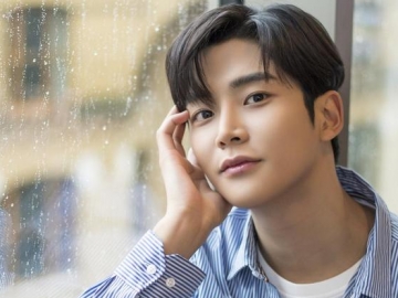 Jadi Model Iklan Produk Cookies Cokelat, Gaya Imut Rowoon Sukses Bikin Fans Super Gemas