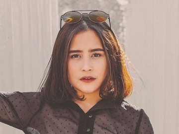 Prilly Latuconsina Hadiri Gala Premiere 'Mulan' di LA, Penampilan Simpel Sukses Bikin Jatuh Hati